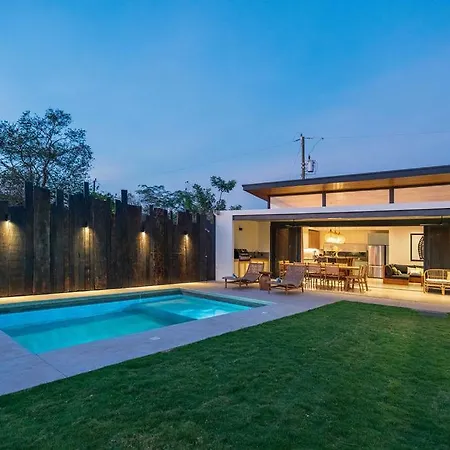 Casa Avellanas Vila
